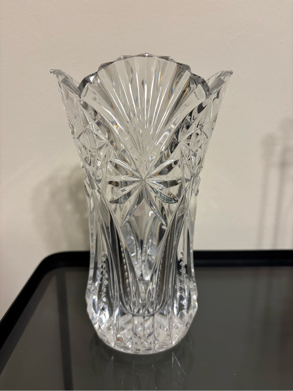 Clear Cut-Glass Decorative Vase with Starburst Design